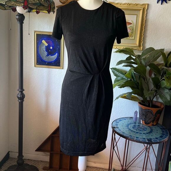 Katherine Barclay Dresses & Skirts - Katherine Barclay montreal Size 2 Black fitted dress